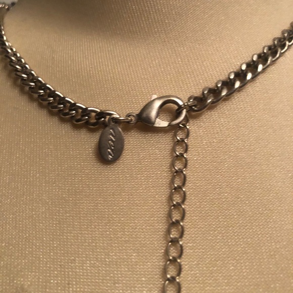 Chain Layer Necklace - Picture 3 of 3